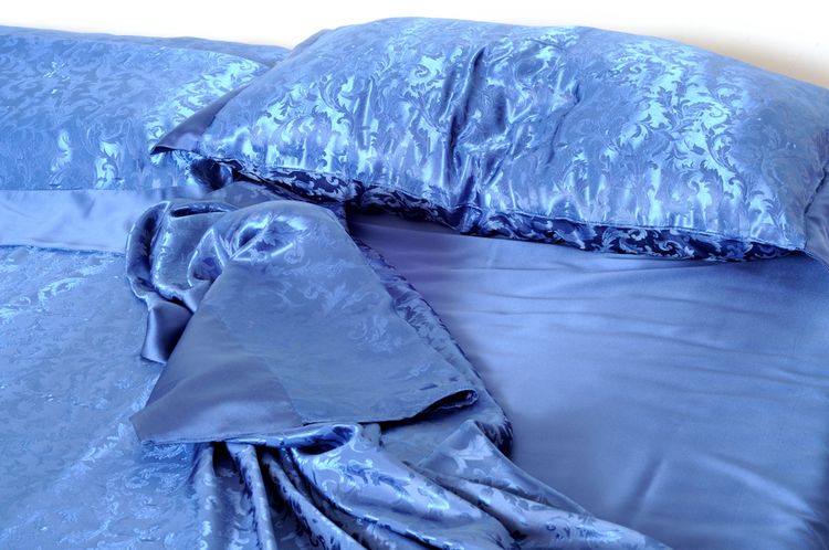 Damaškové posteľné obliečky