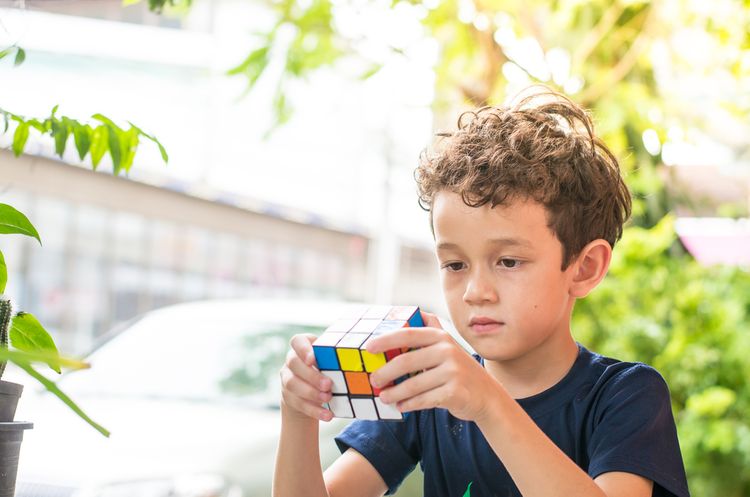 Hlavolam pre deti - Rubikova kocka