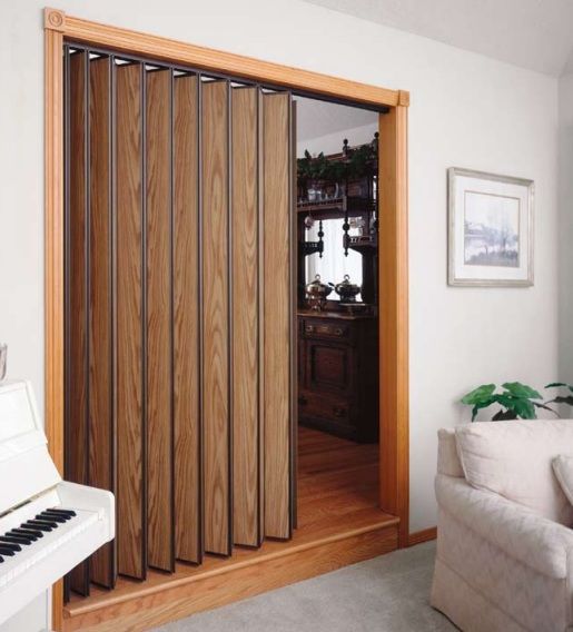 Harmonikové dvere v obývačke