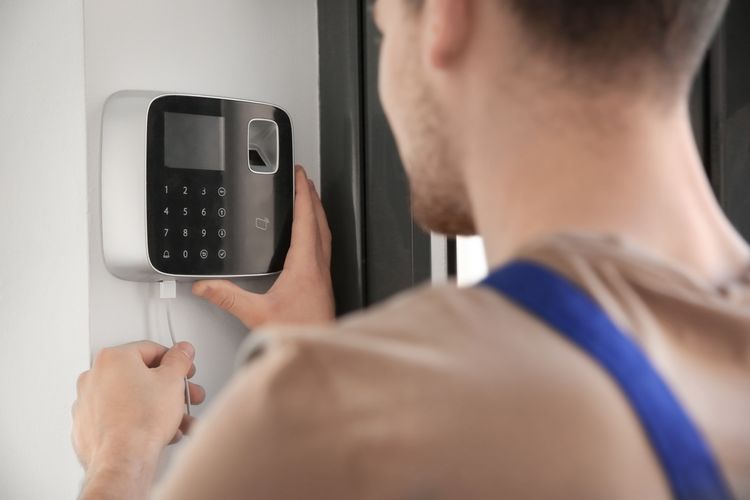 Aký alarm do domu a bytu je najlepší? Čo tak bezdrôtový Jablotron |  TopByvanie.sk