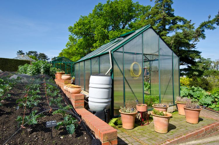 Záhradný skleník zo skla