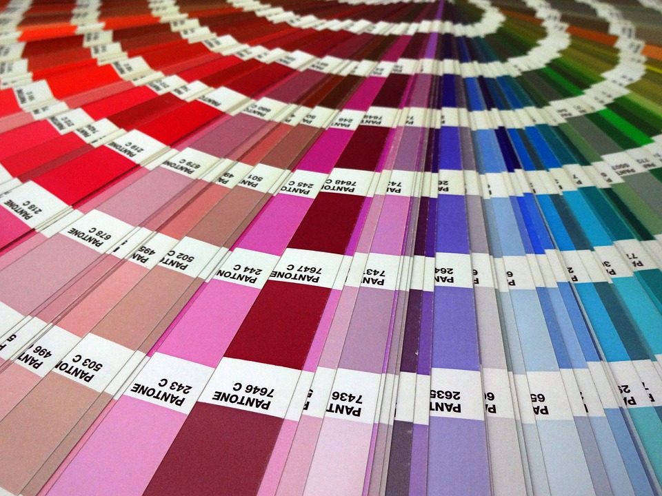 Vzorkovník farieb na vymaľovanie obývačky