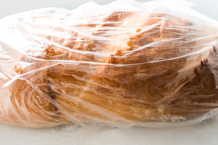 Skladovanie chleba v plastovom sáčku