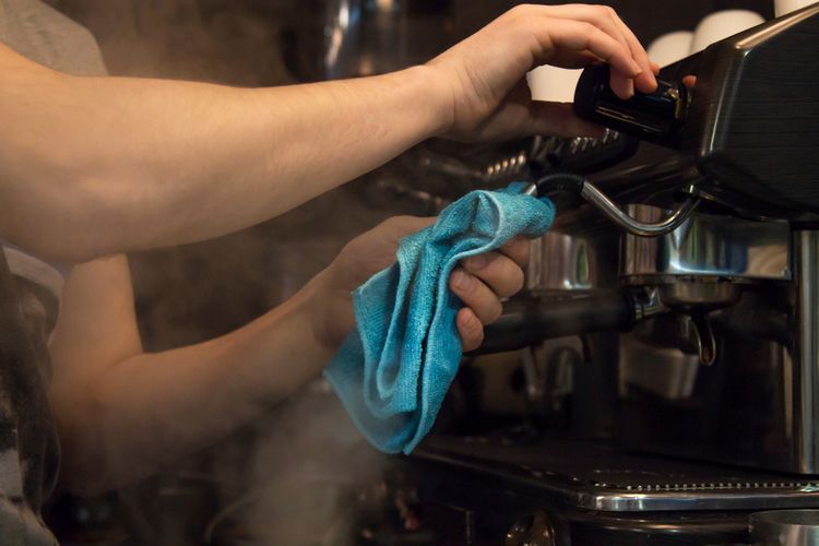 Čistenie a údržba automatických a pákových kávovarov
