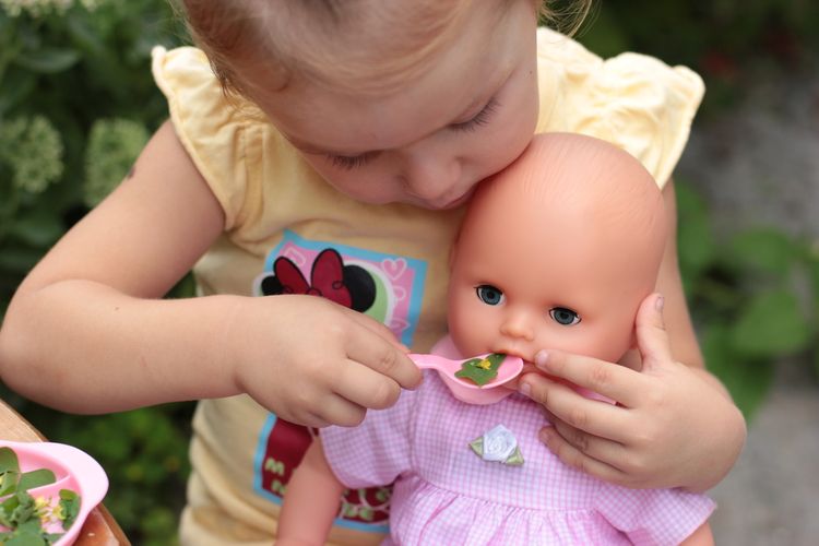 Hovoriaca bábika pre 2 a 3 ročné dievčatko