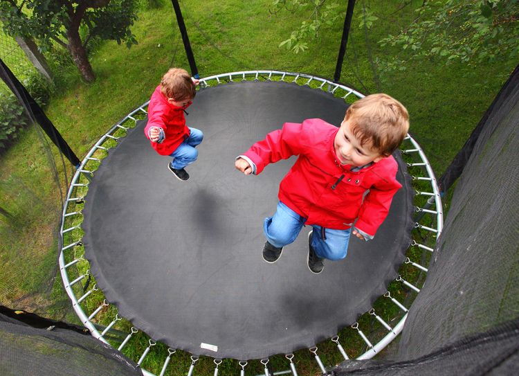 Okrúhla exteriérová trampolína pre deti