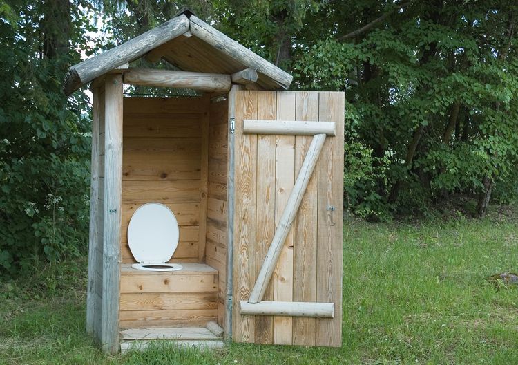 Pred stavbou latríny treba podať ohlásenie drobnej stavby