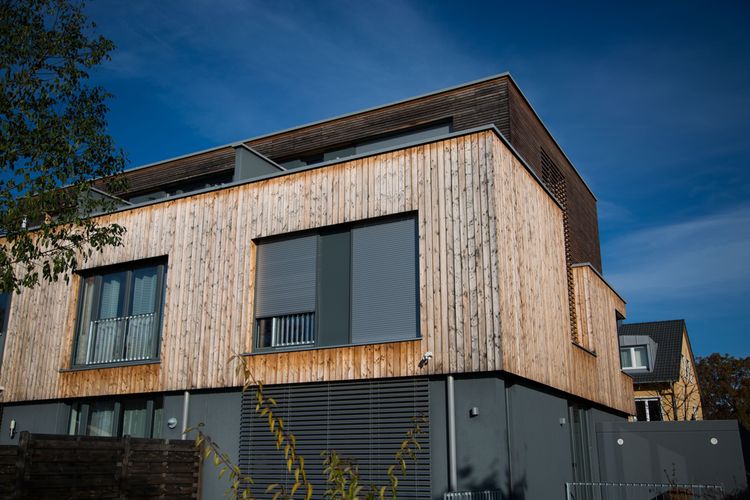 Moderná drevená fasáda na dom