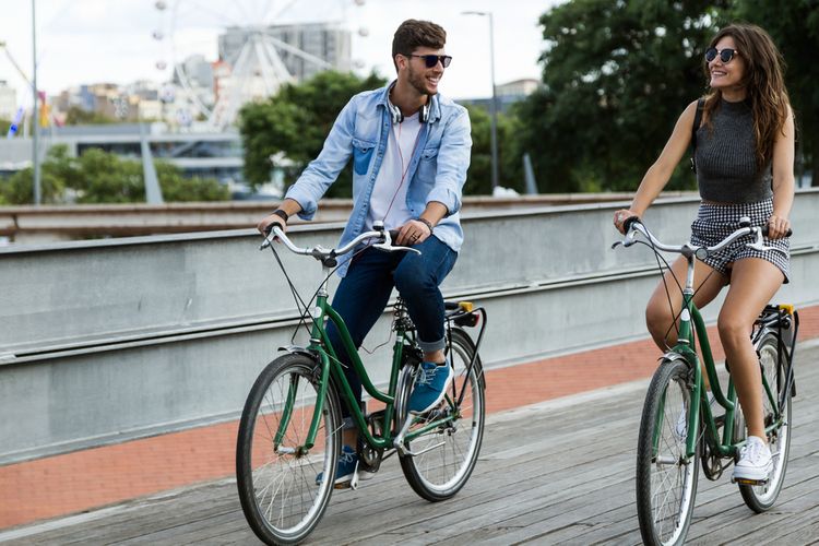 Jazda na zelených mestských bicykloch