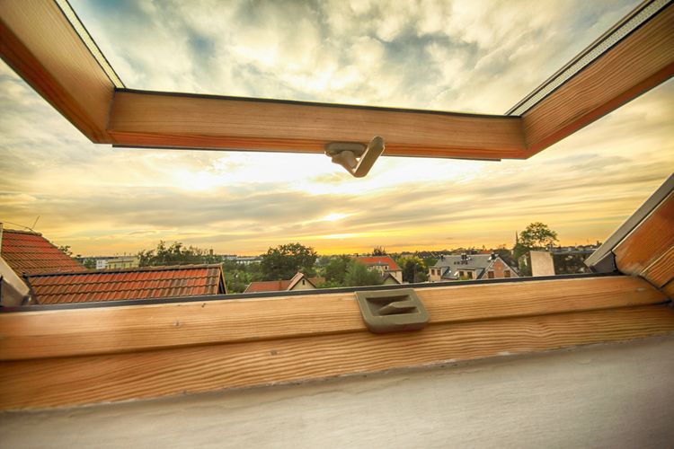 Správna orientácia okien v podkroví pomôže proti prehrievaniu