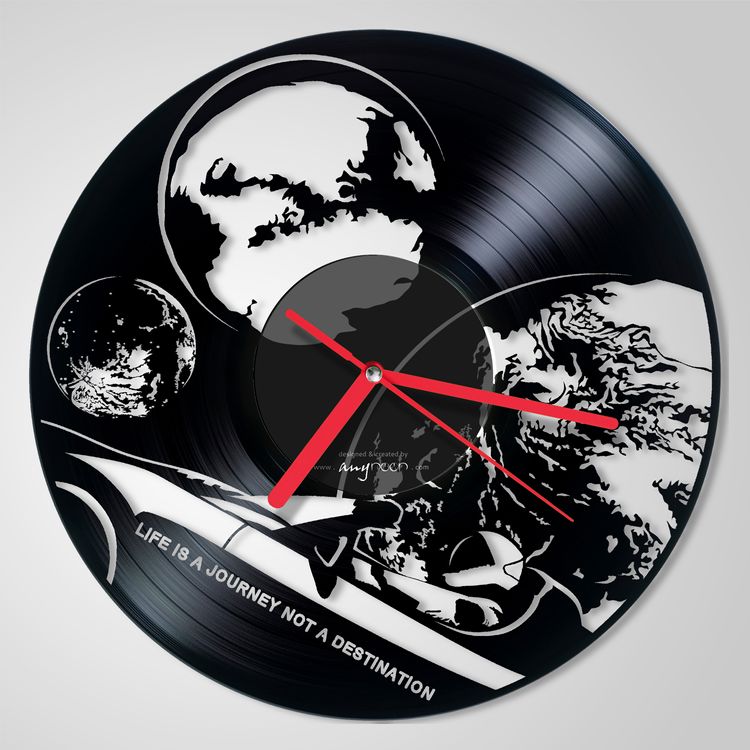 Vinylové hodiny s motívom vesmíru