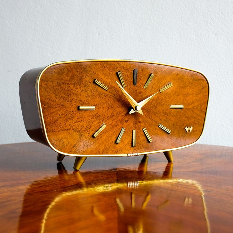Zrenovovavné drevené retro hodiny