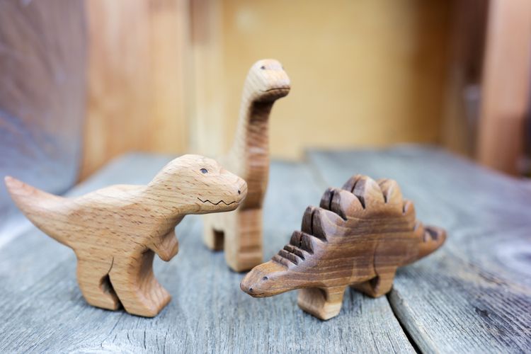 Kvalitné drevené hračky sú ošetrené prírodnými olejmi alebo voskami