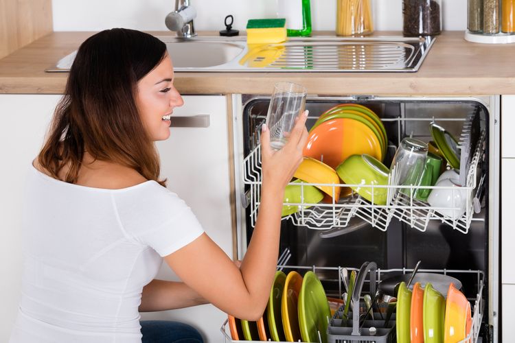 Umývanie riadu v umývačke – spotreba vody