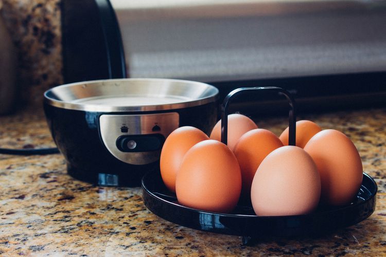 Čierny varič vajec na 7 vajíčok
