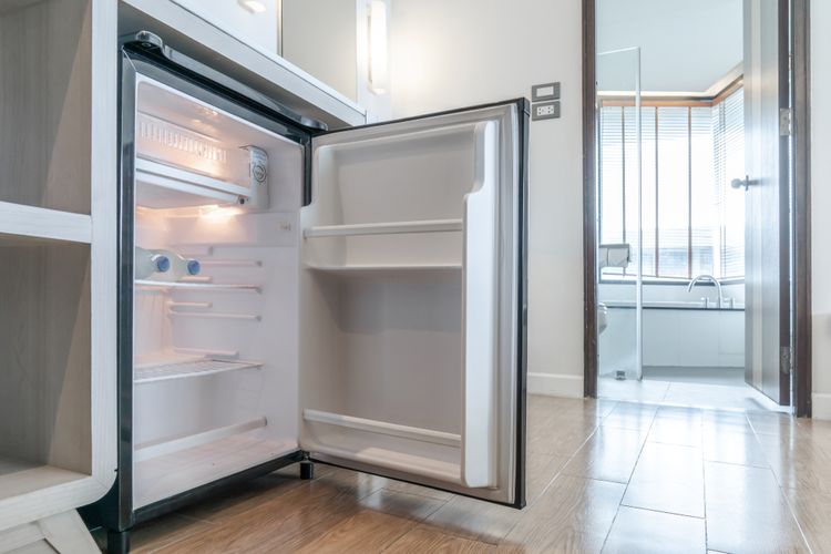 Aj mini verzia chladničky dokáže byť plnohodnotným zariadením. 