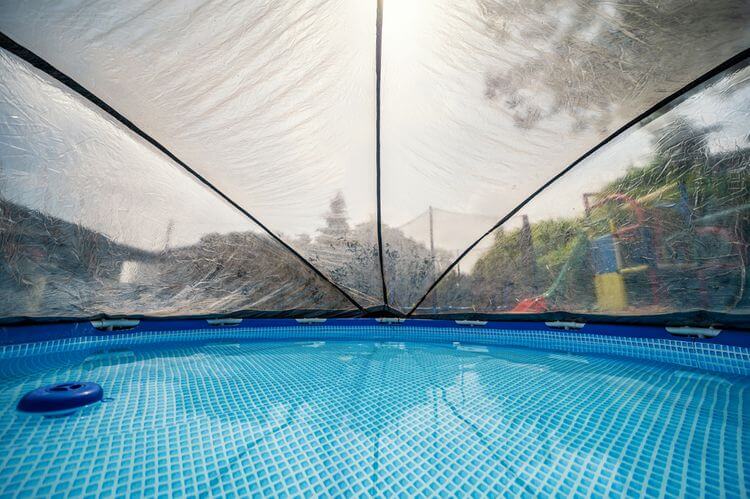 Ochranný kryt bazéna proti hmyzu