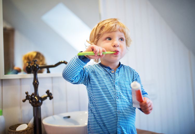 Vhodná zubná pasta na čistenie zubov pre deti
