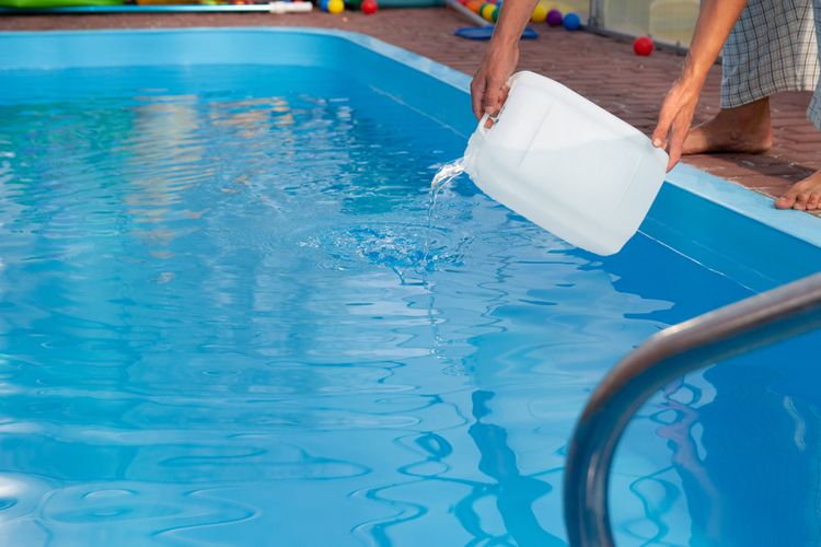 Úprava tvrdosti vody v bazéne