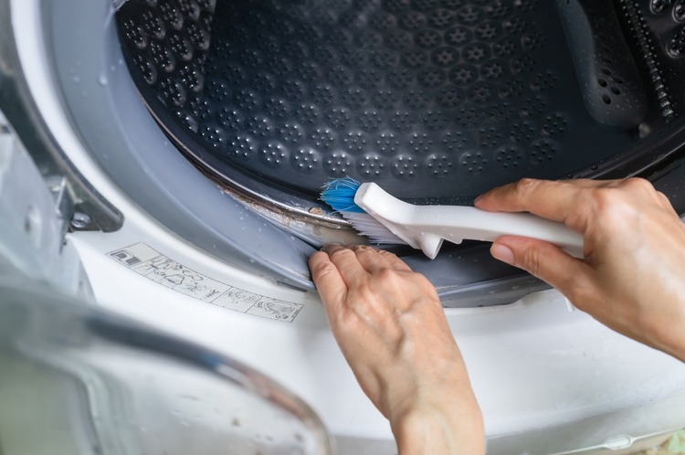 Čistenie tesnenia práčky