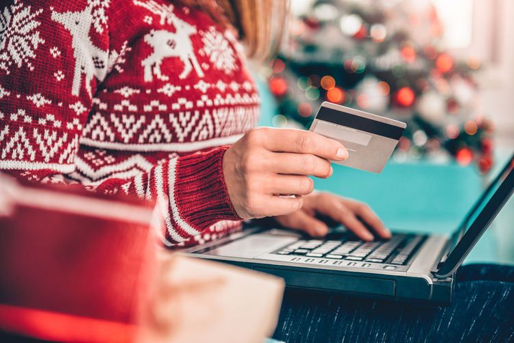 Bezpečné online nakupovanie darčekov pred vianočnými sviatkami