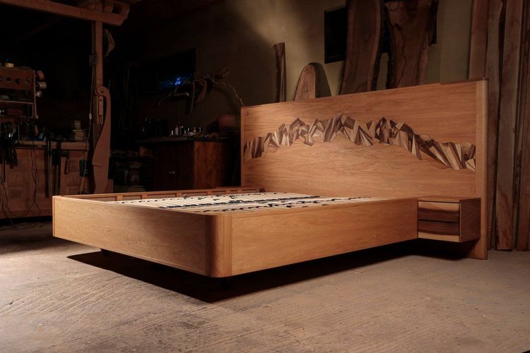 Ručne robená drevená posteľ z masívu