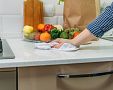 Ako vyčistiť kuchynskú dosku? Pomôže odmasťovač aj ocot 