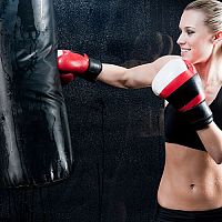 Ako vybrať boxerské rukavice a boxovacie vrece? Fairtrex, Everlast či Hayabusa