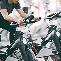 Lacný cyklotrenažér na chudnutie ponúka inSPORTline aj Decathlon – test cyklotrenažérov