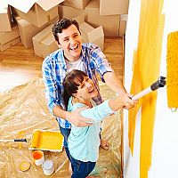 Ako vymaľovať spálňu, detskú izbu aj obývačku? Maľovanie stien svojpomocne