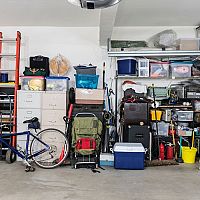 Ako zariadiť garáž a uložiť náradie v dielni? Poradíme vám