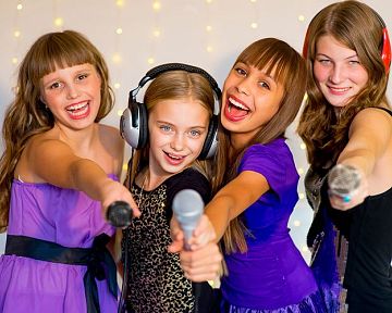 Kompletný set karaoke pre deti je výborným darčekom pre malých spevákov