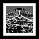 Zarámovaný obraz Eiffelova veža detail 20x20 cm, čiernobiely